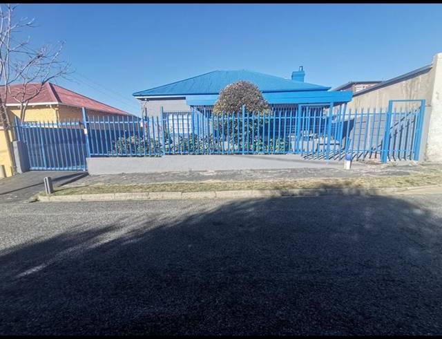 3 BEDROOM HOUSE FOR SALE IN REGENTS PARK
